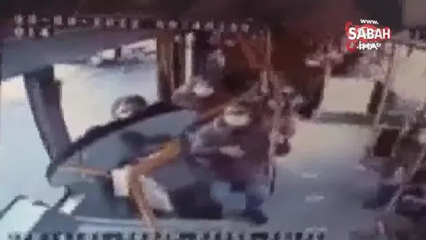 Beyoğlu'nda İETT şoförüne saldırı kamerada | Video
