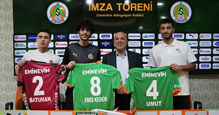 Alanyaspor’da toplu imza töreni!