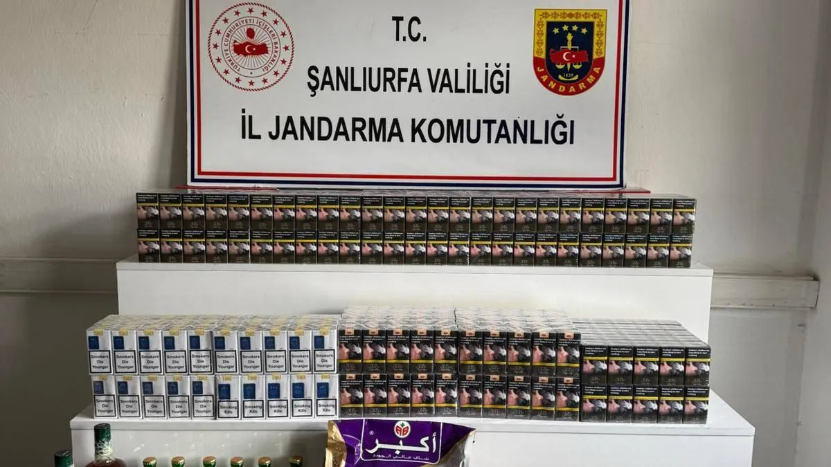 Şanlıurfa’da kaçakçılık operasyonu: Binlerce kaçak ürün ele geçirildi Şanlıurfa’da kaçakçılık operasyonu: Binlerce kaçak ürün ele geçirildi
