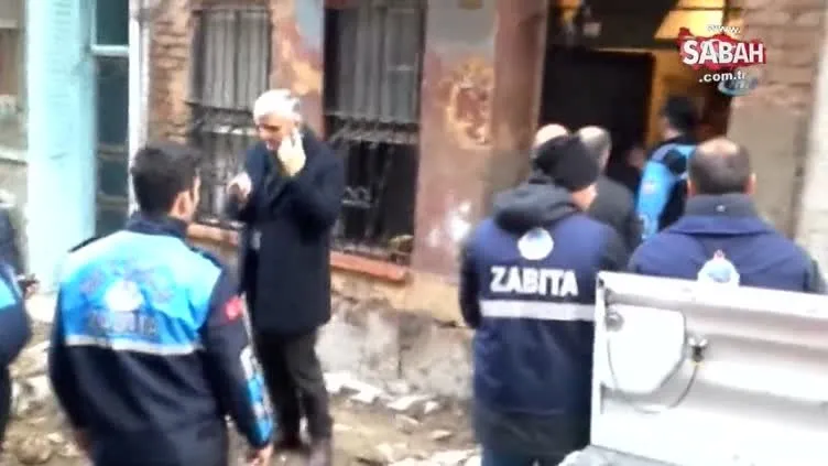 Beyoğlu'nda 2 tonluk midye dolma operasyonu
