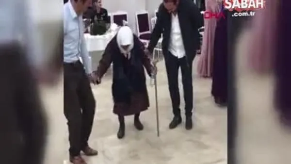 105 yaşındaki nine, bastonuyla halay çekti