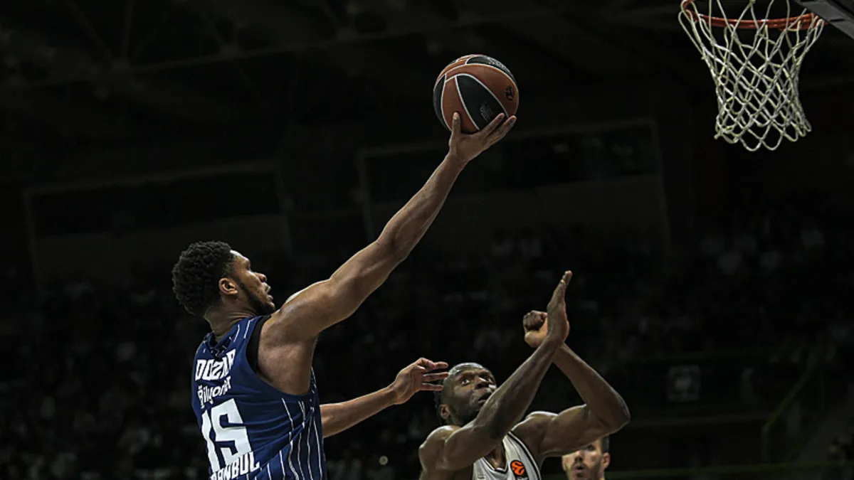 Anadolu Efes, Dubai Basketbol’u deplasmanda devirdi! Anadolu Efes, Dubai Basketbol’u deplasmanda devirdi!