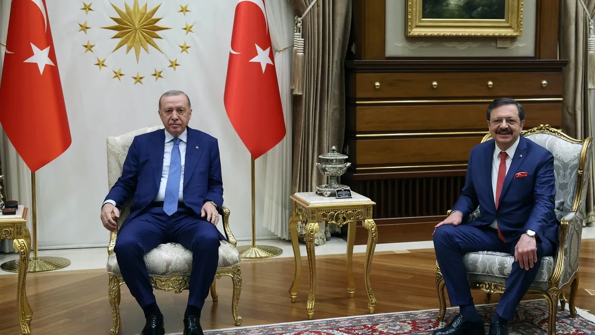 Başkan Erdoğan, TOBB Başkanı Hisarcıklıoğlu ile görüştü Başkan Erdoğan, TOBB Başkanı Hisarcıklıoğlu ile görüştü