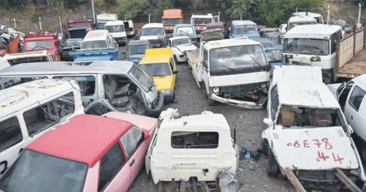 Büyükşehir hurda araçları topluyor