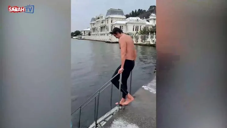 Soğuğa meydan okudu! İbrahim Kutluay bugün de Boğaz’da yüzdü!
