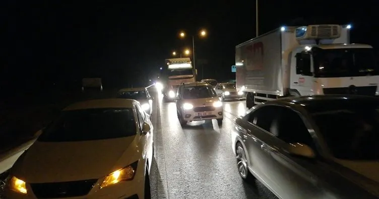 Bursa’da 3 farklı noktadaki kazalar trafiği kilitledi