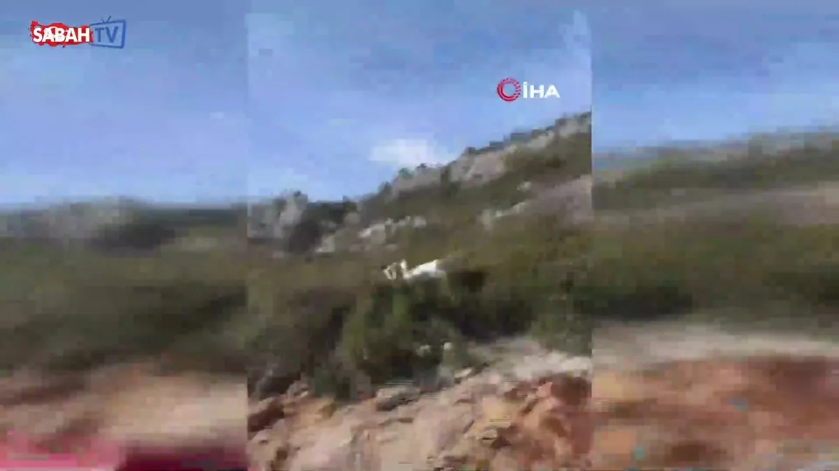 Mersin'de işçi servisi uçuruma yuvarlandı: 3 ölü 11 yaralı Mersin'de işçi servisi uçuruma yuvarlandı: 3 ölü 11 yaralı