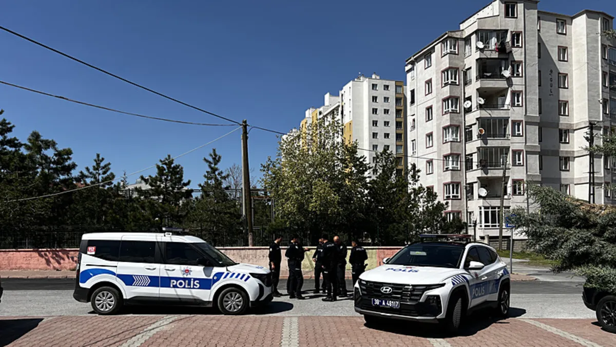 Kayseri’de eski koca dehşeti: Okulun önünde bıçakladı! Kayseri’de eski koca dehşeti: Okulun önünde bıçakladı!