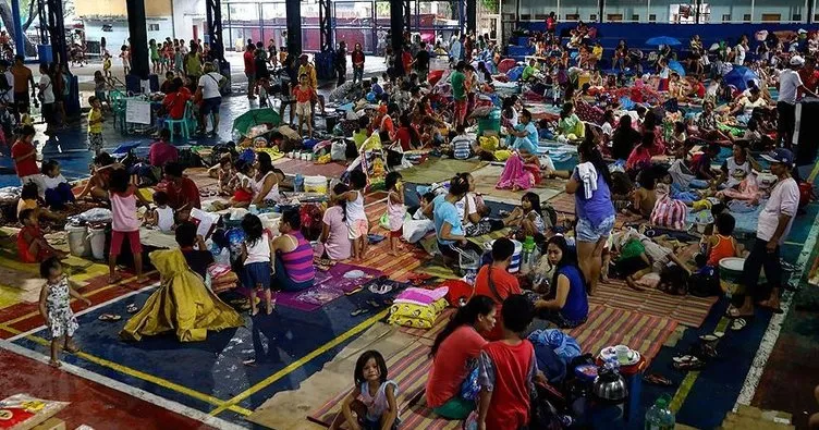 Filipinler’de ’Henry’ fırtınası 71 bin kişiyi yerinden etti