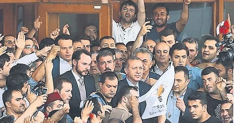 Darbecilerin asıl hedefi Erdoğan’dı!: Millet liderine lider milletine sahip çıktı