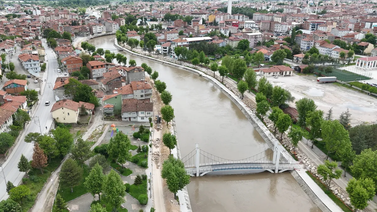 SON DAKİKA... Tokat'ta Almus Barajı'nın taşkın riskine karşı yapılmıştı: 9 kilometrelik dev kaya seti kaldırılıyor!