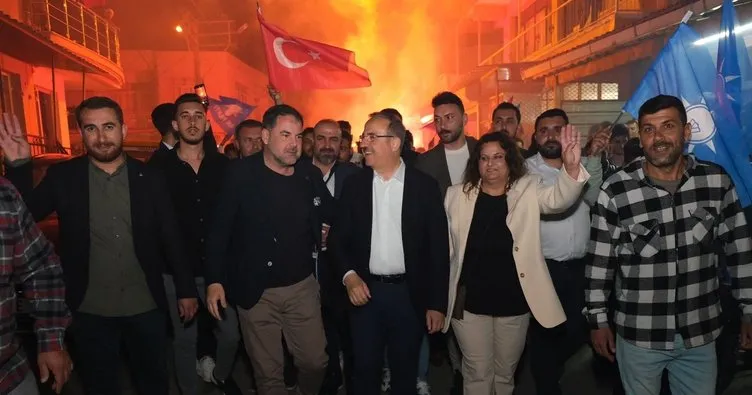 AK Partili Sürekli Menemen’de ayak basmadık yer bırakmadı