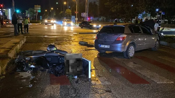 elazigda-motosikletle-carpisan-otomobil-mesi-diregini-yikti-5-yarali-1788159233378.jpg