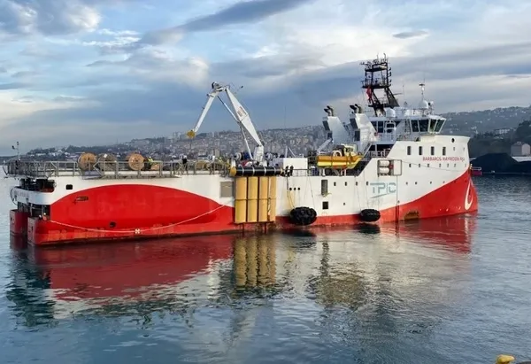 barbaros-hayrettin-pasa-sismik-arastirma-gemisi-trabzon-limanindan-ayrildi-1669106962468.jpg