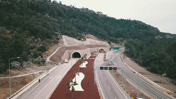 antalyayi-ege-ve-ic-anadoluya-bagliyor-100-yillik-ruya-gercek-oldu-1650252700738.jpg