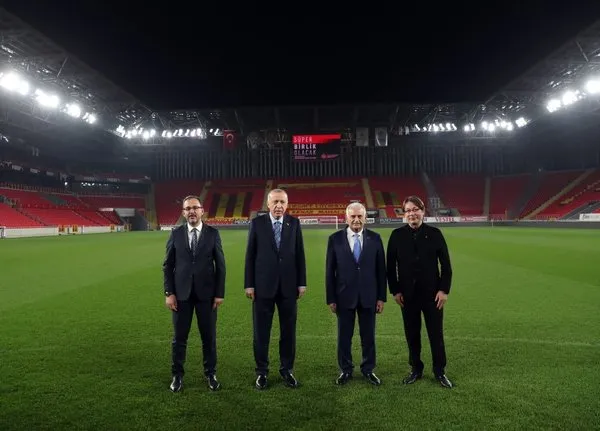 Başkan Erdoğan'dan dikkat çeken paylaşım: Durmak yok, gollere devam -  Galeri - Türkiye