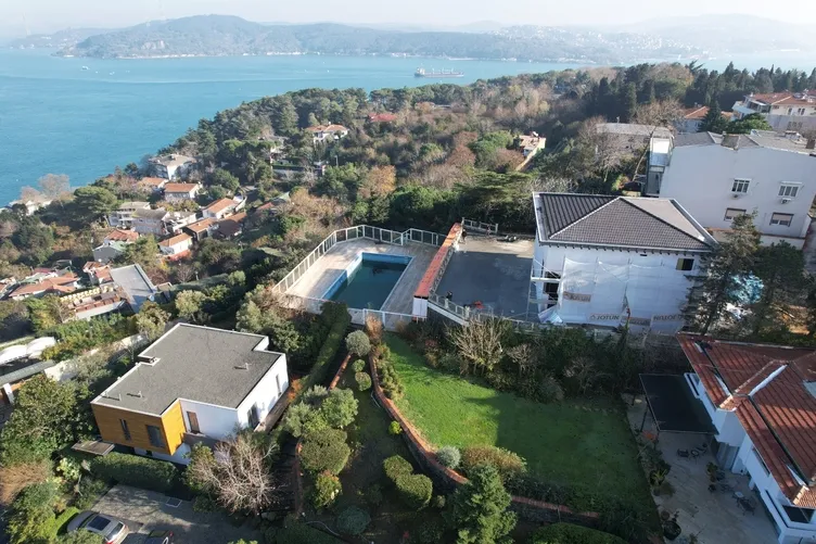 HALK TV’nin patronu Cafer Mahiroğlu devlete meydan okuyor! Çifte suç duyurusuna rağmen kaçağa devam