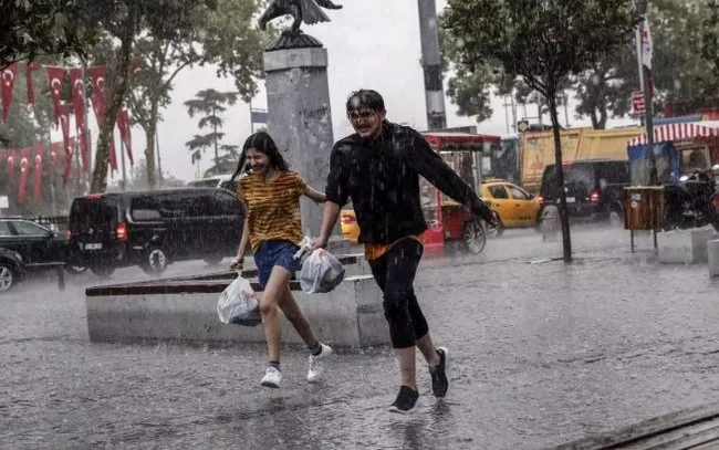 SON DAKİKA | Meteoroloji uyardı! Balkanlar’dan soğuk hava dalgası geliyor! O tarihten sonra sıcaklıklar çakılacak!
