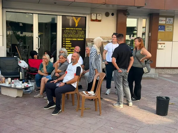 izmitte-korku-dolu-gece-temel-kazisi-3-katli-binayi-yikti-1787815666957.jpg