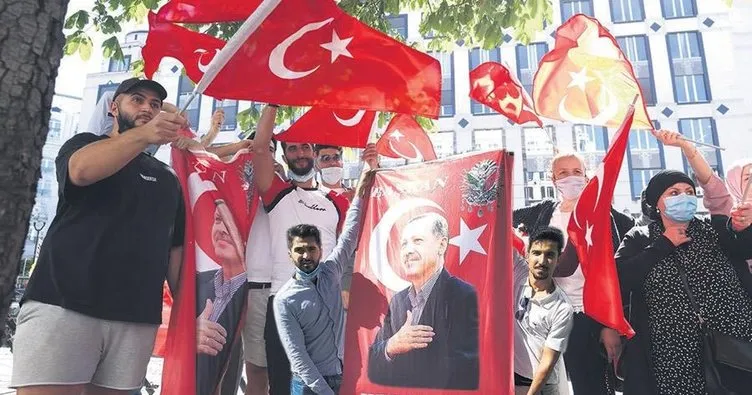 Avrupalı Türklerden Erdoğan’a: Biz hep yanındayız