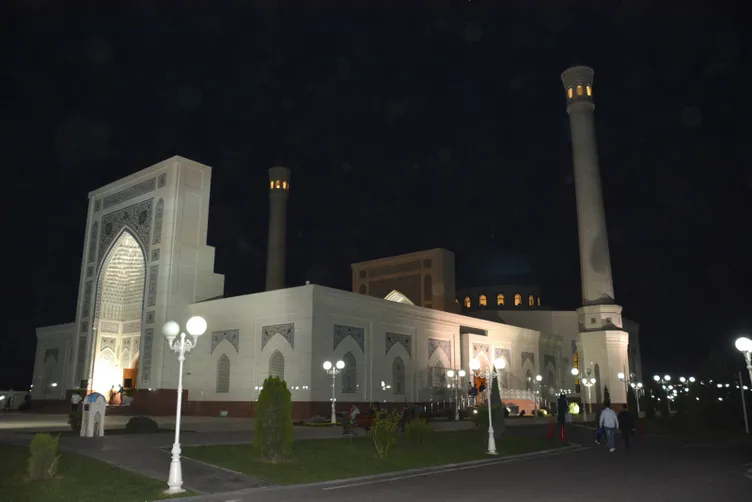 Ramazan ayının ilk teravih namazı kılındı