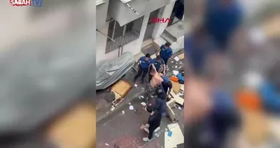 Sinir krizi geçiren adam evin camlarını kırıp eşyaları sokağa attı! O anlar kamerada