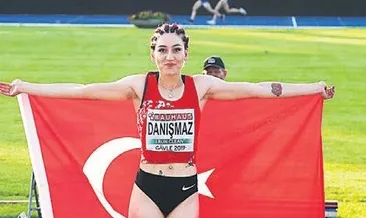 Tuğba 3 adımda gümüşe atladı