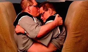 Dünyanın en uzun hayatta kalan yapışık ikizleri 68 yaşında öldü