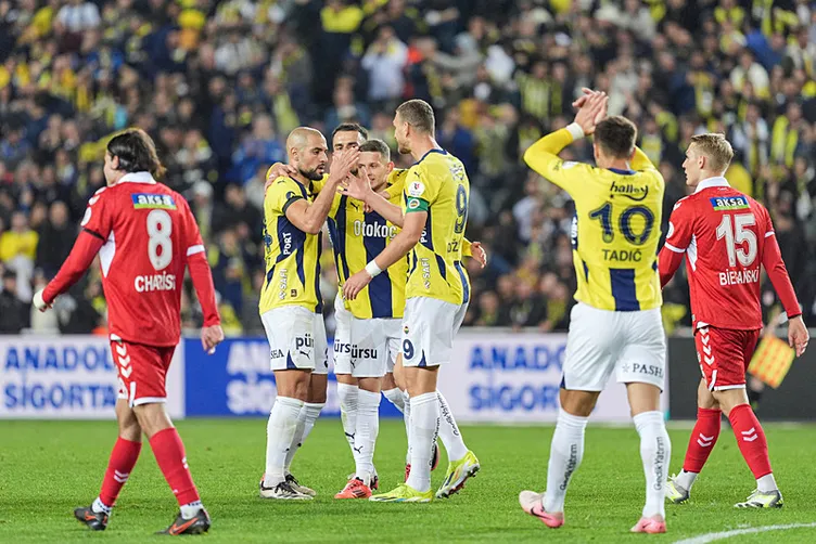 Son dakika haberleri: Fenerbahçe-Sivasspor maçına damga vuran VAR incelemesi! Mustafa Çulcu açıkladı...