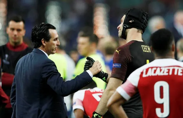 Petr Cech gözyaşlarıyla veda etti
