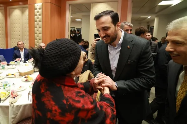 ak-parti-istanbul-il-baskanliginda-sehit-aileleri-ve-gaziler-iftari-1772653545495.jpg