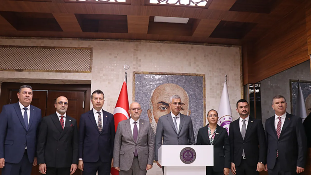 Sağlık Bakanı Memişoğlu müjdeyi verdi! Hastanelerde kreş ve anaokulu dönemi: '24 saat hizmet sunacak' haber görseli