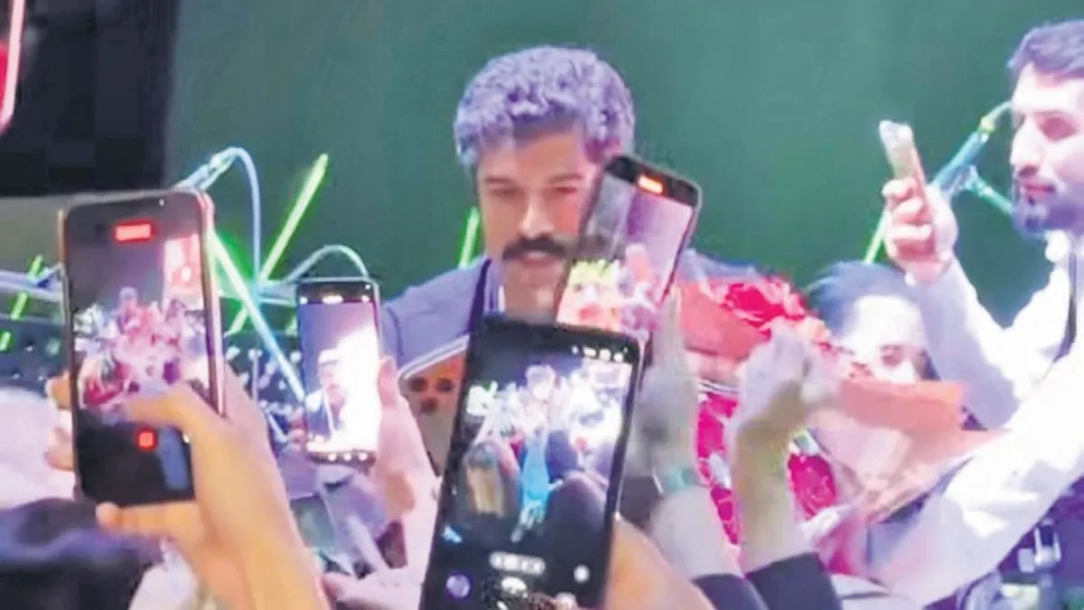Rusya’da Burak Özçivit izdihamı