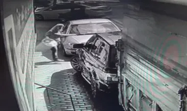 Lüks cipin bina önünde yıkanmasına tepki gösterip aracın üzerine çöp döktü