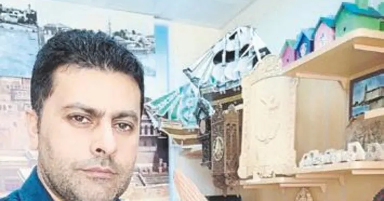 Ahşabı sanata dönüştürüyor