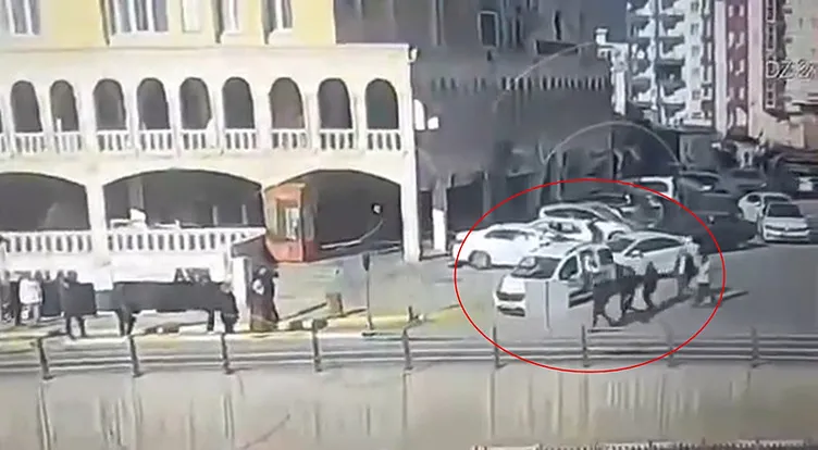 Adliye önündeki vahşetin görüntüleri ortaya çıktı! İşte o anlar…