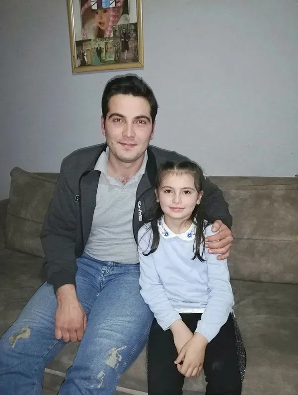 Ordu’da 10 yaşındaki Cemre köpeği Pamuk’u sırtında veterinere götürdü - 5