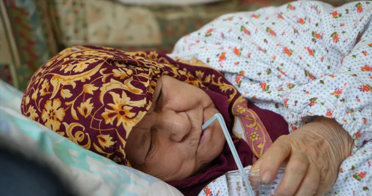 Otobüse binen kadının başına öyle bir şey geldi ki: Artık yalnızca pipetle besleniyor!