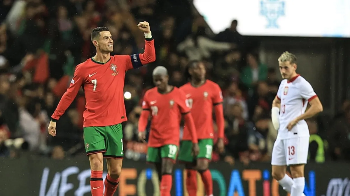 Cristiano Ronaldo'dan meraklandıran açıklama: İnterneti sallayacağız...