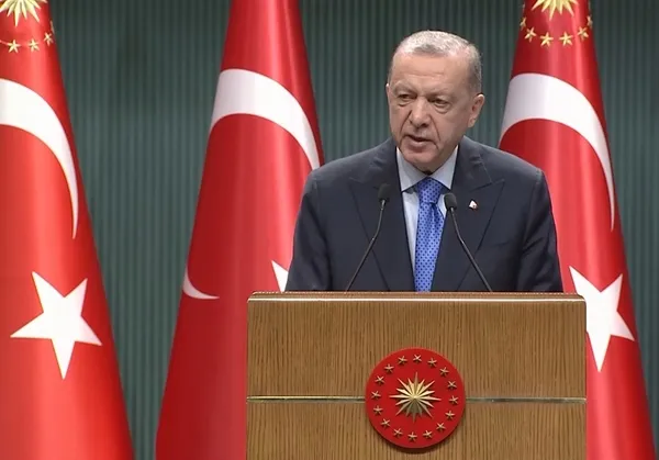 son-dakika-kabine-toplantisi-sona-erdi-baskan-erdogan-kabine-toplantisi-kararlari-icin-aciklama-yapiyor-1661183679631.jpg