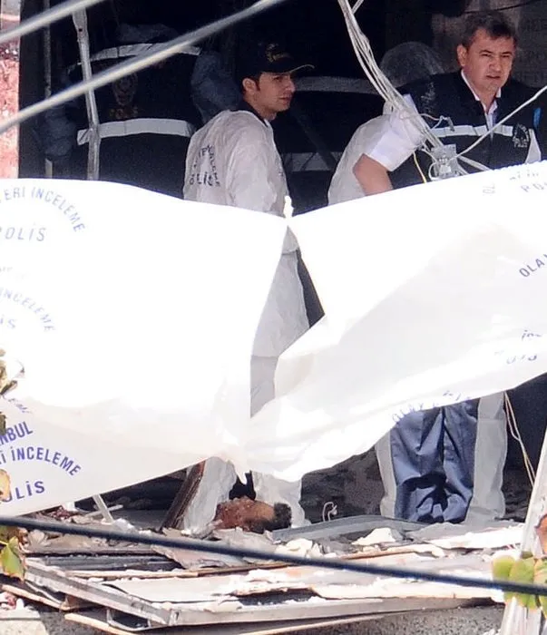 İstanbul’da karakola canlı bomba saldırısı