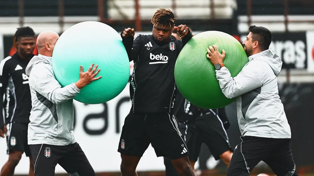 Beşiktaş kondisyon ve taktik çalıştı