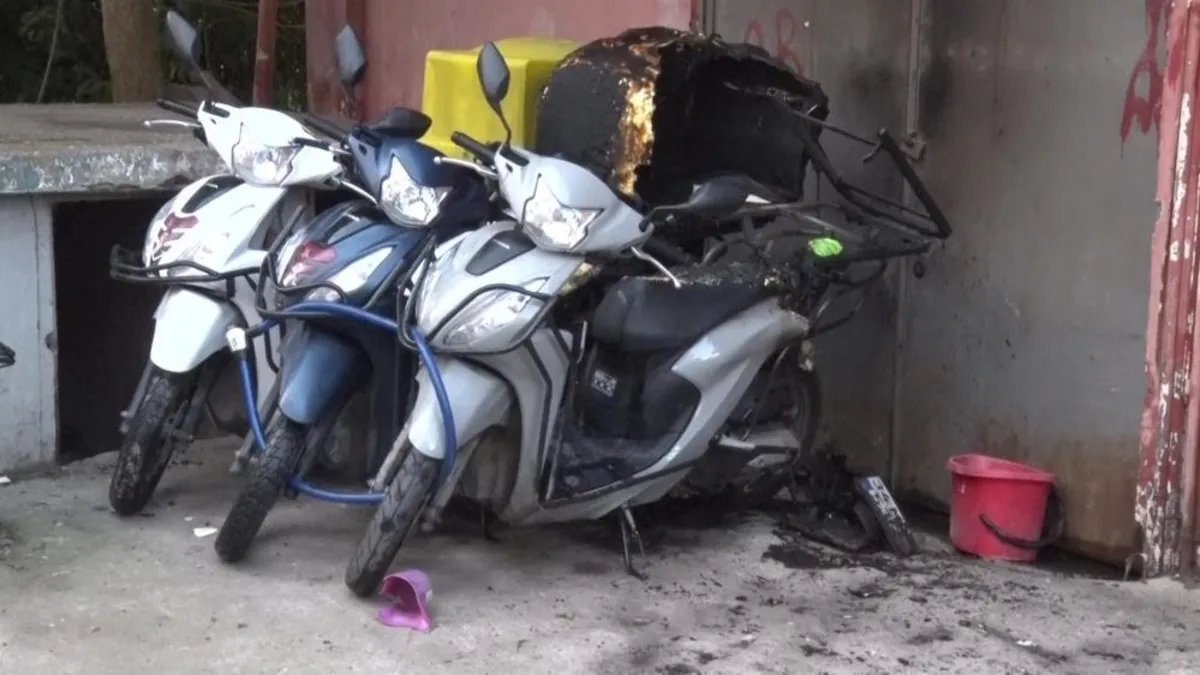 Kadıköy’de motosiklet kundaklama iddiası: 4 motosiklet kullanılamaz hale geldi