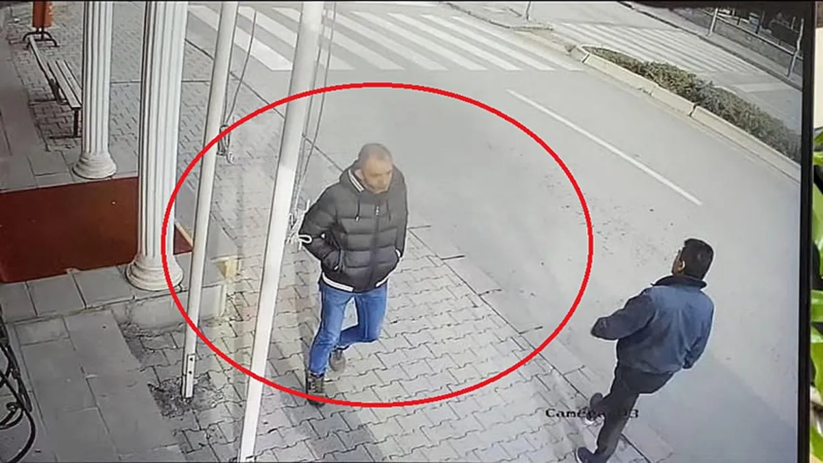 Ankara’da durakta bekleyen 15 yaşındaki kız öğrenciye kabusu yaşattı: Bıçakladı telefonu ile parasını gasp etti! Ankara’da durakta bekleyen 15 yaşındaki kız öğrenciye kabusu yaşattı: Bıçakladı telefonu ile parasını gasp etti!