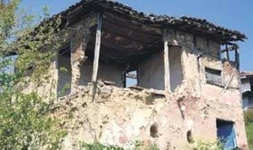 Harabe evde yaşayan aileye yeni konut