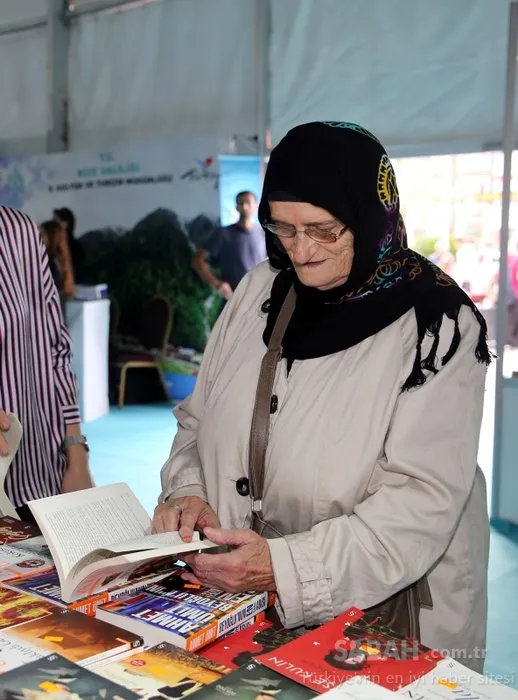 88 yaşında okur yazar olan Bahriye nine bakın ne istedi?