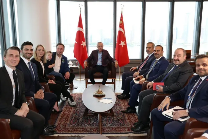 baskan-erdogan-turkevinde-kabul-etti-elon-muska-dikkat-ceken-cagri-1695001616406.jpg