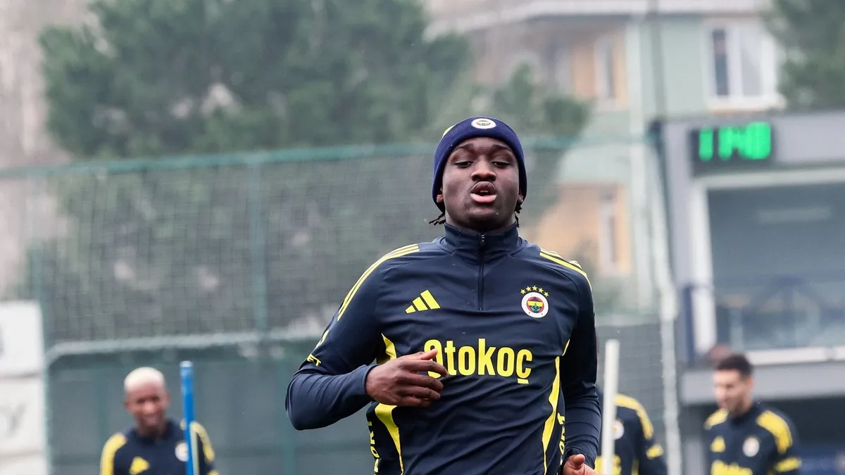 Fenerbahçe, Gençlerbirliği maçına hazır! Sidiki Cherif sahaya çıktı… Fenerbahçe, Gençlerbirliği maçına hazır! Sidiki Cherif sahaya çıktı…