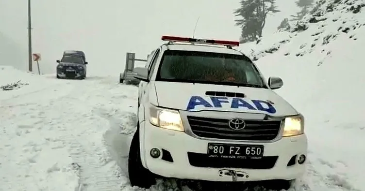 Karda mahsur kalan vatandaşları AFAD ekipleri kurtardı