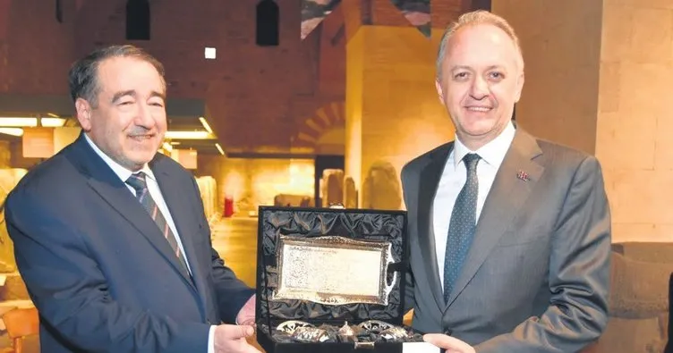 Tarihi kolye yurduna döndü